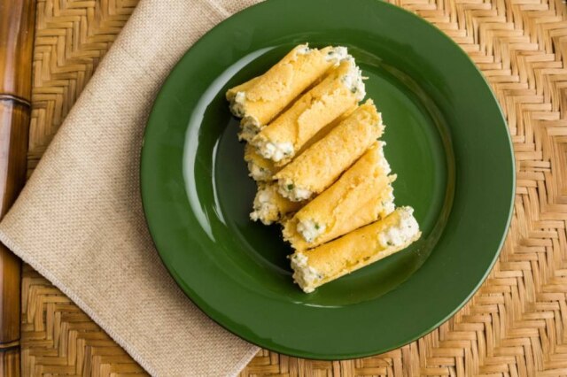 O cannoli de parmesão também serve como aperitivo