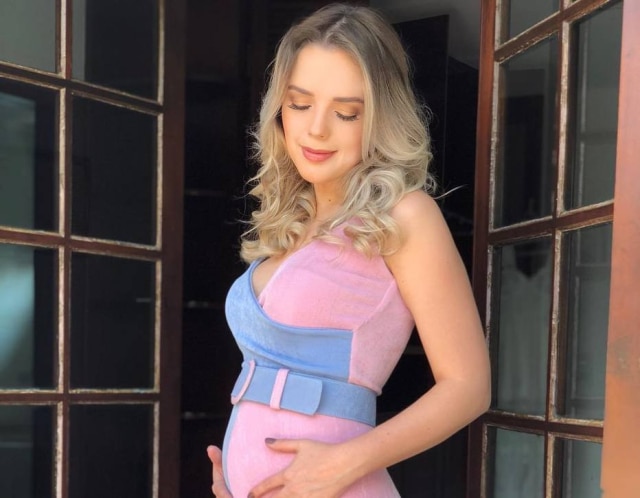 Instagram/@thaeme Thaeme está grávida de cinco meses.
