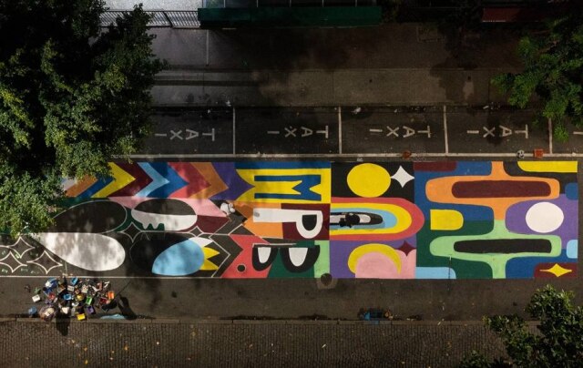 Igor Selingarde e Diego Locatelli Uma das artes urbanas feita em homenagem aos blocos de rua do carnaval fora de época.