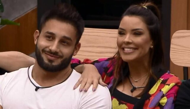 RecordTV A ex-BBB Ivy Moraes e seu namorado, Nandinho, estão participando do 'Power Couple Brasil'.