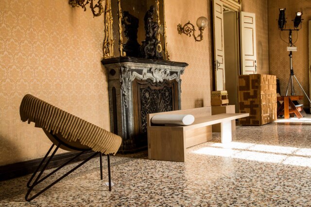 Marcelo Lima O contraste entre os interiores barrocos do Palácio Litta e o mobiliário contemporâneo brasileiro
