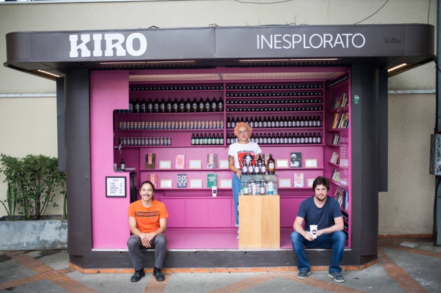 Tiago Queiroz/Estadão Na rua. Os sócio Leeward Wang e Roberto Meirelles na nova loja