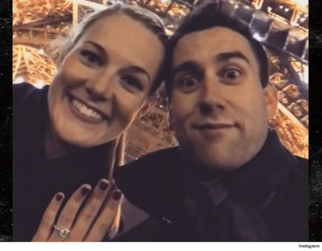 Reprodução/TMZ Matthew Lewis, o Neville, está noivo.