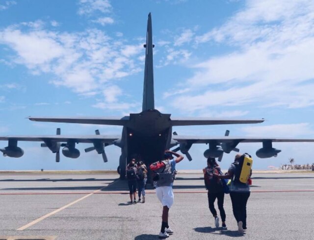 Instagram/@lorraynemavromatis A youtuber brasileira Lorrayne Mavromatis conseguiu deixar a ilha de São Martinho após a passagem do furacão Irma.