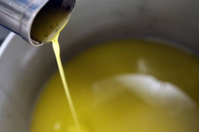 Hélvio Romero/Estadão Azeite de oliva é o óleo extraído de azeitonas. Só isso. Nenhum outro óleo ou ingrediente pode ser adicionado.