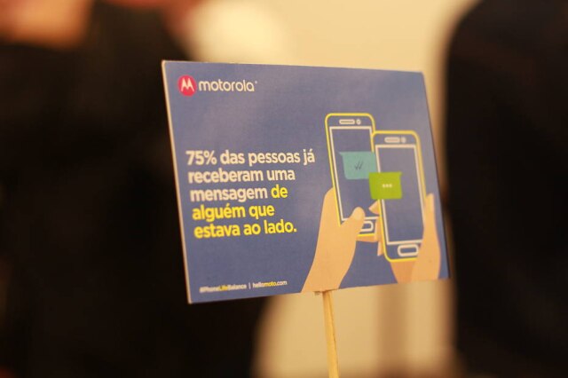 Caio Nascimento / Estadão Números apontam que tecnologia aproxima quem está longe e afasta quem está perto.