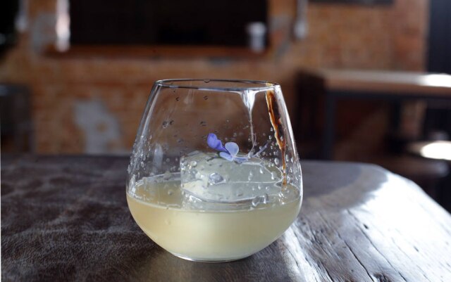 Nilton Fukuda/Estadão Para começar. Beija Flor, com vinho malvasia vivo, mel emerina e um toque de grappa