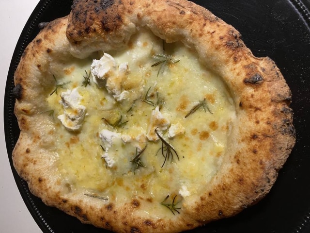 Patrícia ferraz/Estadão Pizza quatro queijos da Evvita