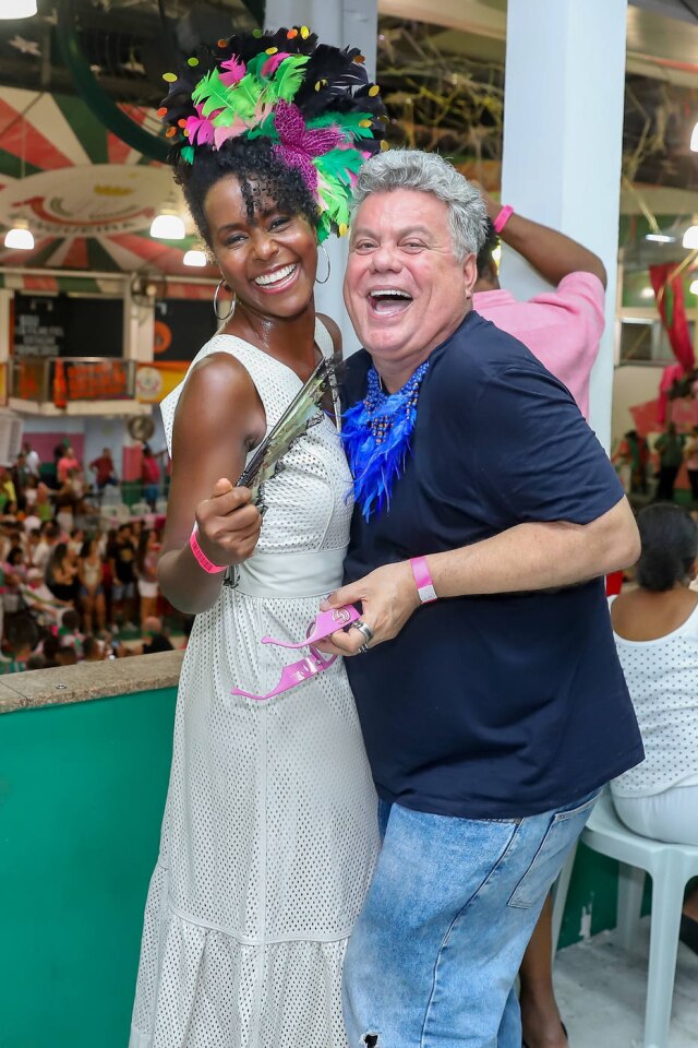 DANIEL PINHEIRO A apresentadora Maju Coutinho e o carnavalesco Milton Cunha em visita à quadra da escola de samba carioca Mangueira, na zona norte da cidade do Rio, no último sábado, 19.