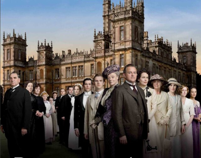 Divulgação O elenco de Downton Abbey: Série retrata adaptação à mudanças na sociedade no início do século XX