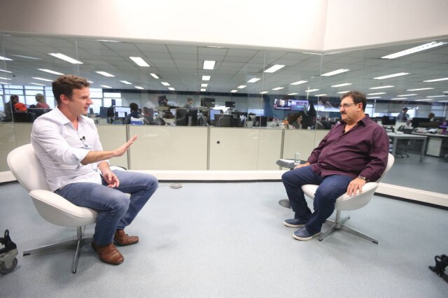 Alex Silva/Estadão Eduardo Moreira entrevista o apresentador e empresário Ratinho
