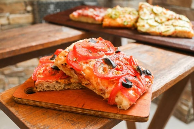 Tiago Queiroz|Estadão Focaccia feita por Marco di Roma na padaria do Eataly