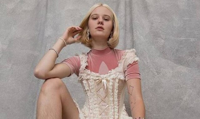 Instagram/@adidasoriginals Artista plástica sueca trabalha questionando os papeis de gênero na sociedade