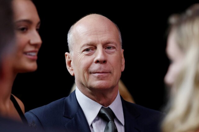 Eduardo Muñoz / Reuters O ator Bruce Willis foi diagnosticado com afasia, distúrbio que afeta a comunicação, e anunciou afastamento da carreira.