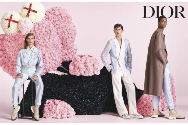 Steven Meisel/Divulgação A escultura criada pelo artista norte-americano Kaws representa Christian Dior, fundador da grife