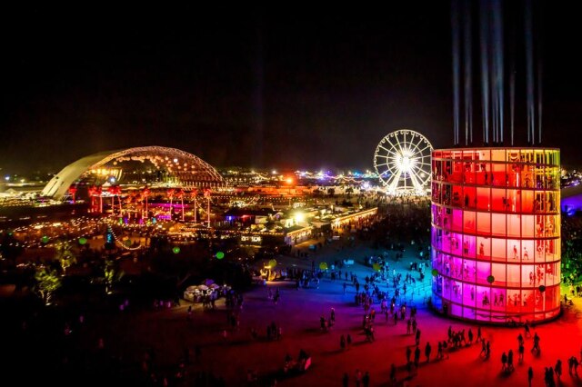 Twitter/@coachella No YouTube, Coachella 2022 vai transmitir ao vivo todos os shows do primeiro final de semana (15 a 17 de abril). Já nos dias 22, 23 e 24 de abril apenas algumas apresentações serão transmitidas.