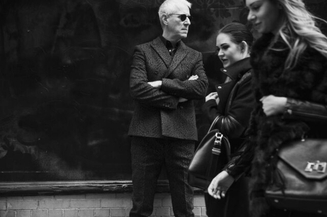 Damon Winter/The New York Times O terno trespassado da Calvin Klein é resoluto, estruturado e justo.