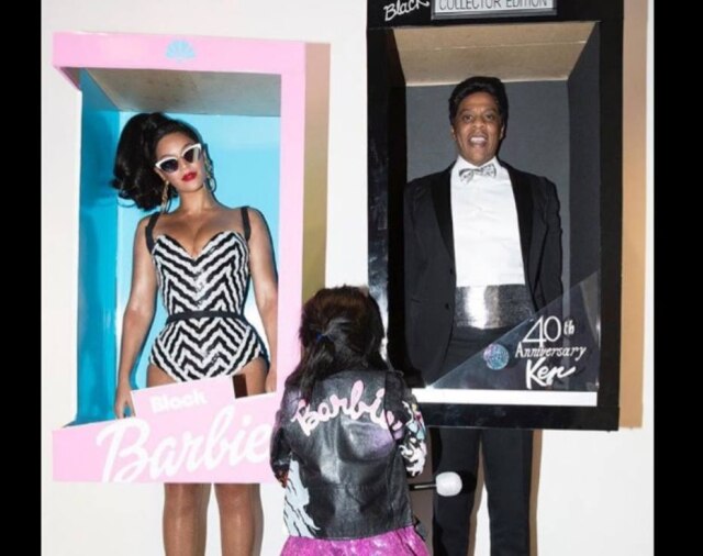 Reprodução/Instagram Beyoncé se fantasiou de Barbie e Jay-Z de Ken.