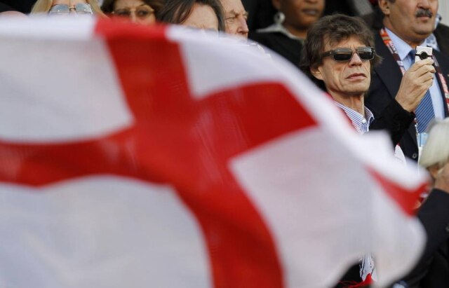 Kai Pfaffenbach / Reuters Mick na partida entre Inglaterra e Alemanha na Copa do Mundo de 2010.