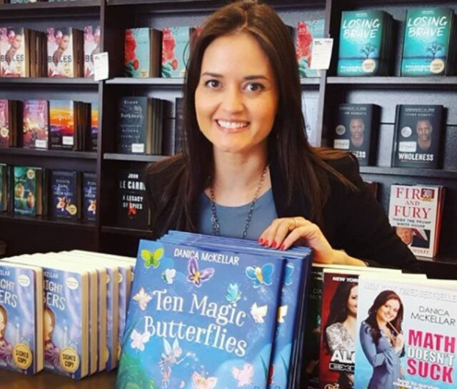 Instagram / @danicamckellar Danica McKellar também é formada em matemática e hoje escreve livros sobre o tema.