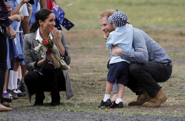 Phil Noble/Pool via AP O príncipe Harry e Meghan Markle.