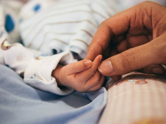 Pixabay O luto é um processo doloroso e solitário para a mãe, que pode sofrer ainda mais com o afastamento de familiares e amigos.