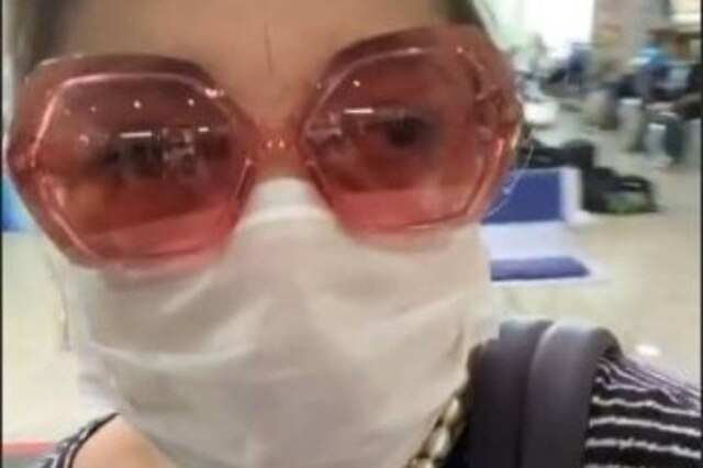 Reprodução / Instagram Roberta Miranda usando máscara cirúrgica para se proteger do novo coronavírus, no Amazonas.