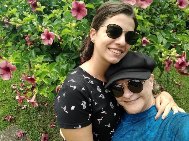 Instagram / @fafy.siqueira Fafy Siqueira ao lado da namorada Fernanda Lorenzoni.