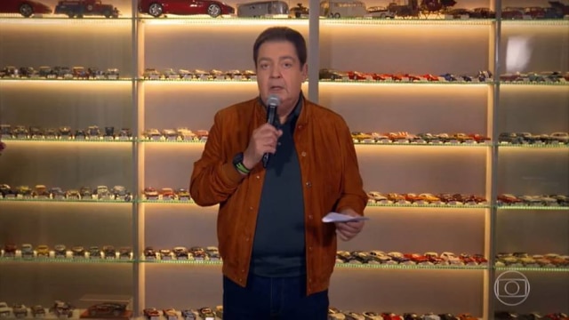 Rede Globo / Reprodução Fausto Silva mostrou sua coleção de carrinhos em miniatura durante o 'Domingão do Faustão'