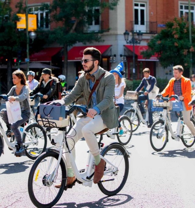 Divulgação Em vez de caminhar, os modelos vão pedalar