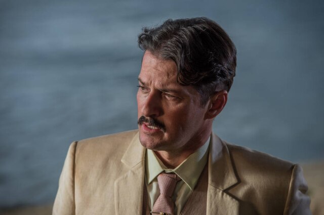 Carlos Eduardo (Marcelo Serrado)