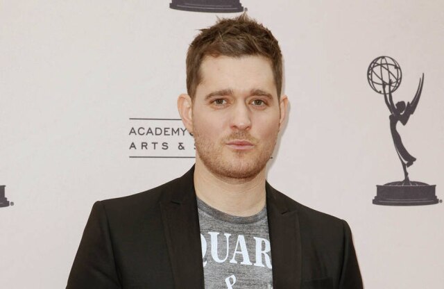 Bang Showbiz Michael Bublé cancelou alguns shows devido à cirurgia.