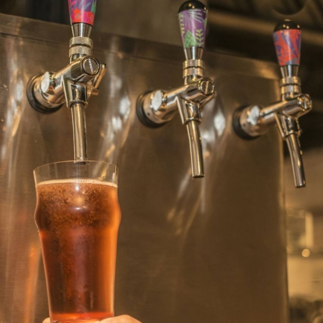 Munir Bucair Filho|Divulgação A sidra direto do barril. Mas engana-se quem pensa que se trata de cerveja com maçã, é um fermentado da fruta como o vinho.
