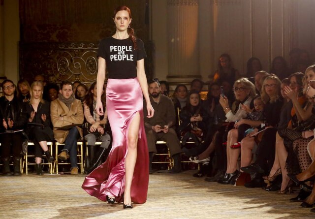 AP Photo/Bebeto Matthews A camiseta 'People Are People' esgotou em minutos