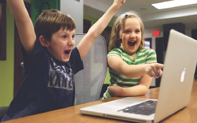 Pixabay Chamado de KidsCoaching, o coach para crianças não é uma forma de antecipar questões da vida adulta. O objetivo é empoderar os pequenos de dois a 12 anos com questões relacionadas à faixa-etária, mas há críticas.