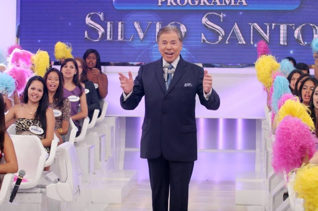 Roberto Nemanis/SBT Apresentor insistiu em falar sobre Larissa Manoela e gerou mal-estar com os convidados