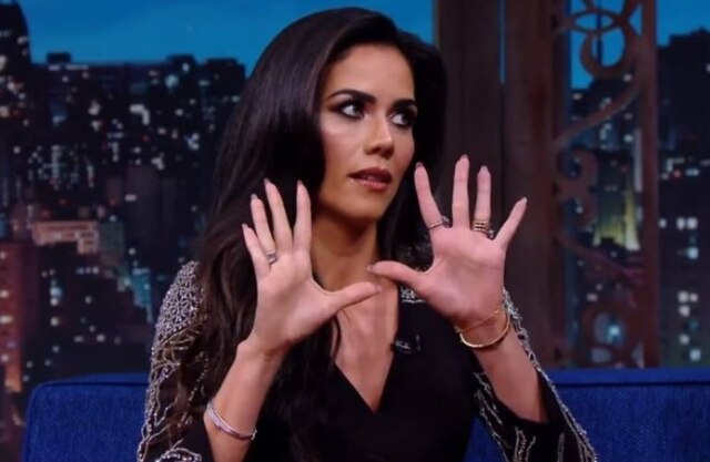 Reprodução/SBT A apresentadora Daniela Albuquerque, em entrevista no programa 'The Noite', no SBT.