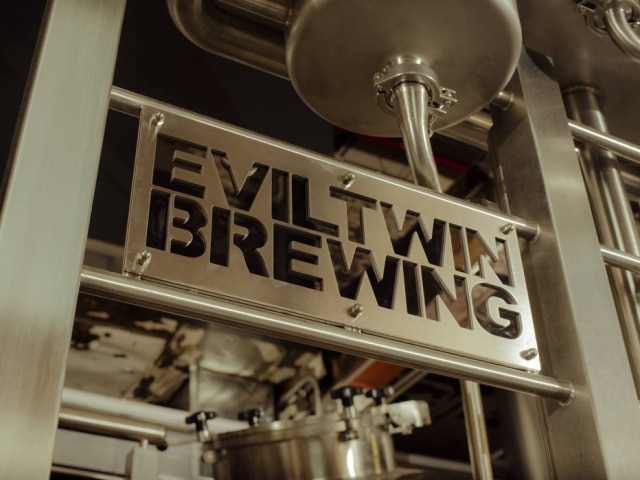 Cole Wilson/The New York Times Cervejaria Evil Twin, ao redor do Queens