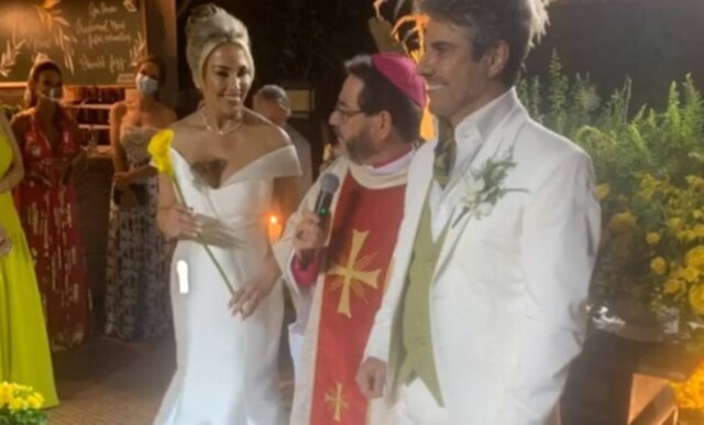 Instagram / @soniaabrao João Kleber e Mara Ferraz em seu casamento