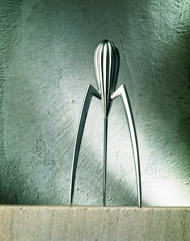 Alessi O clássico espremedor Juicy Salif, para a Alessi italiana