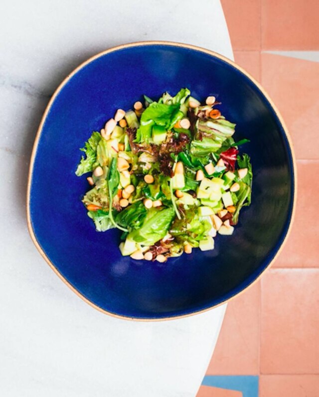 Bruno Geraldini Salada de PANCs com vinagre de jabuticada, do restaurante Stella.