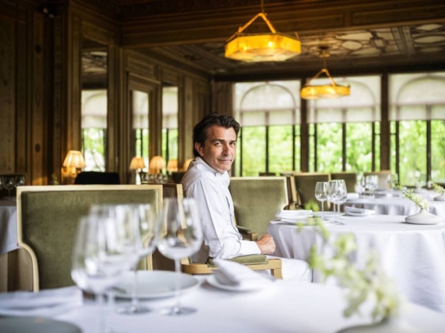 Ed Alcock|NYT Em seu restaurante Pavillon Ledoyen, Yannick Alléno criou um cardápio mais enxuto para o almoço.