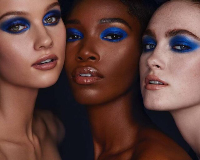 Instagram.com/KKWBeauty Até Kim Kardashian lançou uma sombra azul para chamar de sua