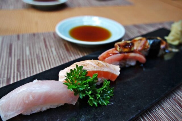 Jo Takahashi A cozinha quente é a preferida do chef mas os (ótimos) sushis continuam lá