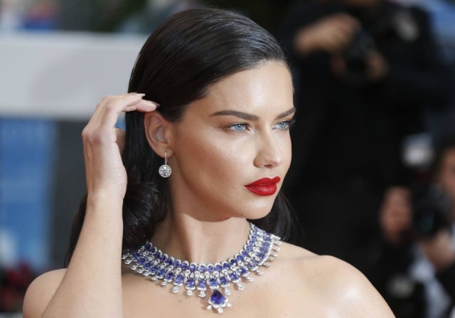 REUTERS/Regis Duvignau Adriana Lima é uma das principais modelos brasileiras