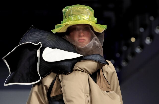 Gonzalo Fuentes/Reuters O verão inconformista da Maison Margiela por John Galliano