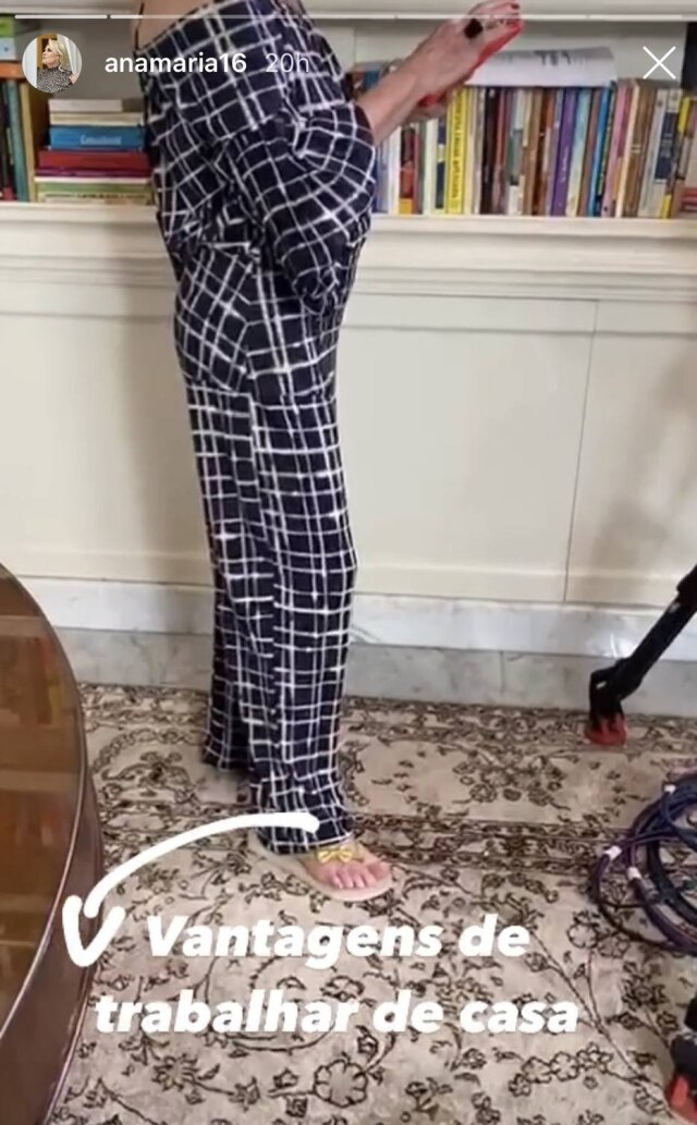Instagram/@anamaria16 Detalhe do chinelo de Ana Maria Braga, nos bastidores