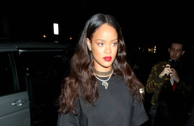 Bang Showbiz Rihanna teria se precavido por causa do zika vírus