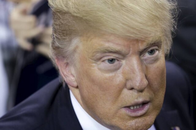 Kevin Kolczynski / Reuters Trump em 2016.