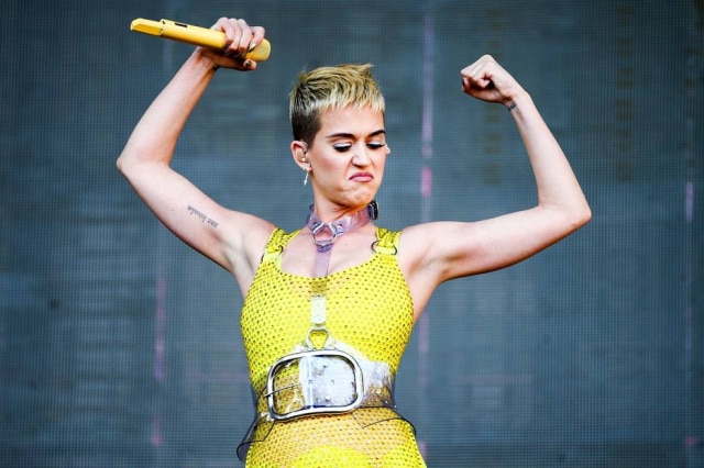 Rich Fury/AFP Katy Perry lançou mais um vídeo com participação de personalidades.
